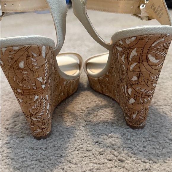 Jessica Simpson Beige Women's Sandals - Picture 4 of 11